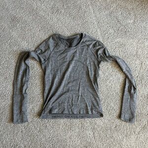 Lululemon Athletica Heathered Gray Long Sleeve Top
